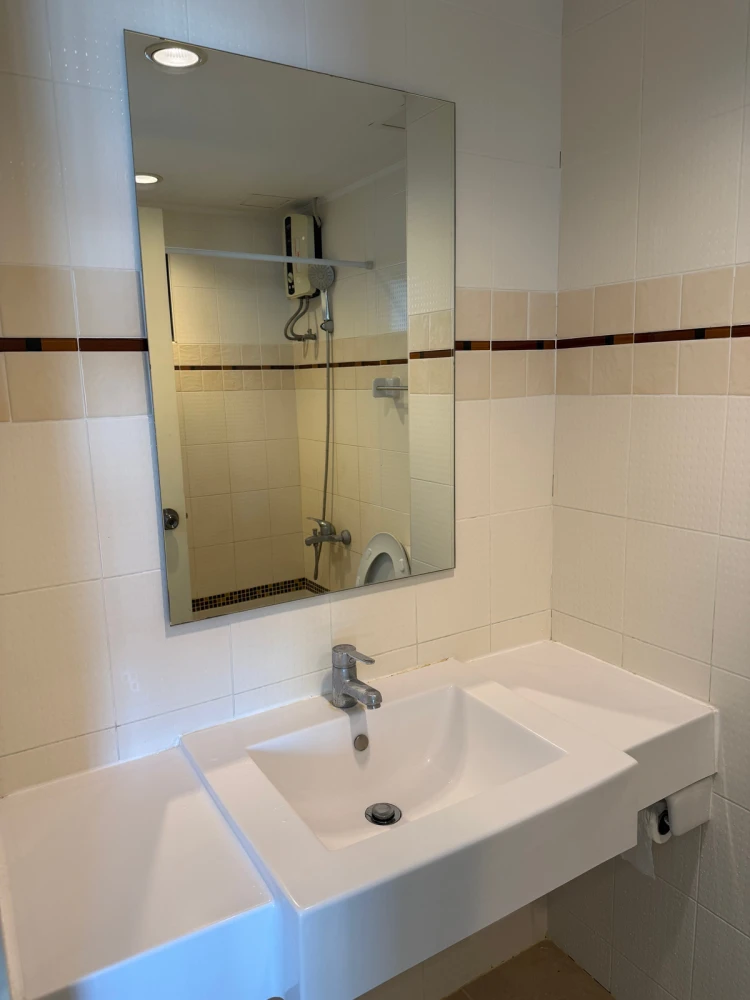 For rent: Lumpini Place Ratchada-Tha Phra, a nice room with complete decorations. Reserve now!