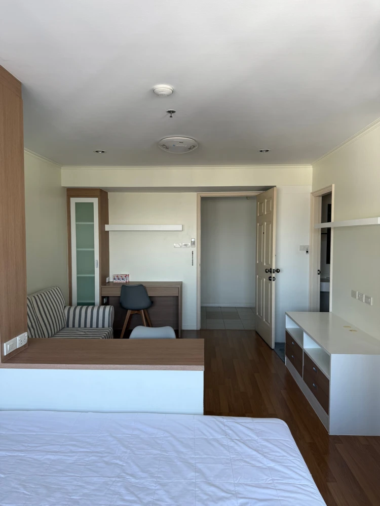 For rent: Lumpini Place Ratchada-Tha Phra, a nice room with complete decorations. Reserve now!