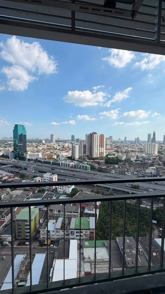 For rent: Lumpini Place Ratchada-Sathu, beautiful unobstructed city view, room is as pictured, ready to move in with just your luggage.