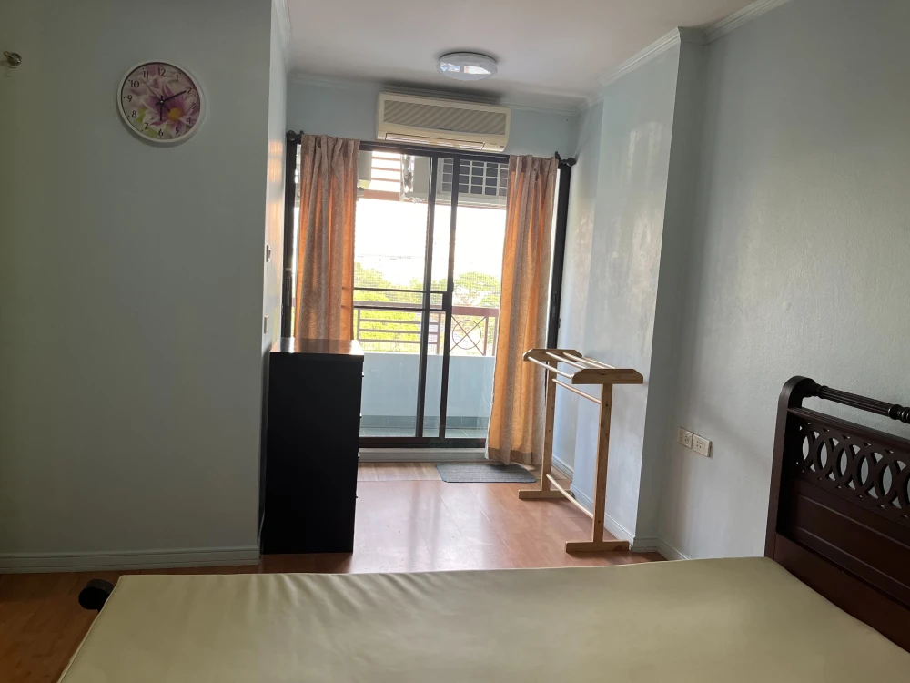 For rent, Lumpini Place Suanplu-Sathorn, 2 bedrooms, 1 bathroom, east side, fully furnished, ready to move in, book now.