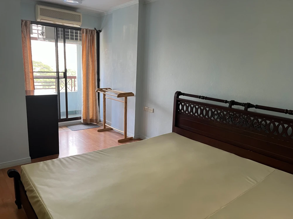 For rent, Lumpini Place Suanplu-Sathorn, 2 bedrooms, 1 bathroom, east side, fully furnished, ready to move in, book now.
