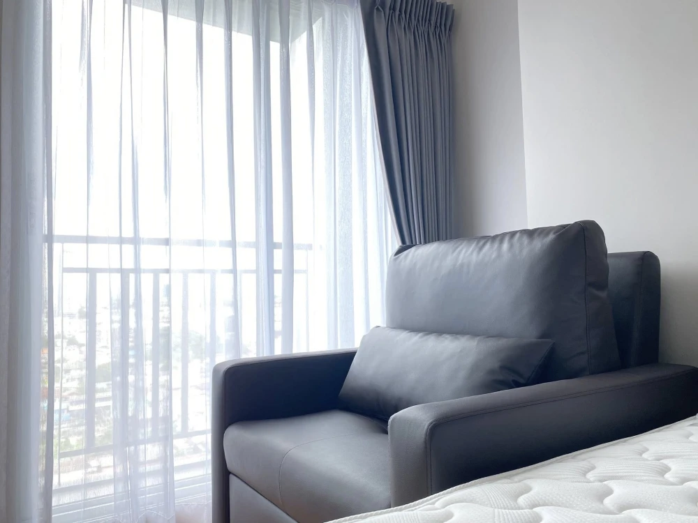 For rent: Lumpini Place Tao Poon - Interchange, studio type, pool view, fully furnished + complete electrical appliances, don't miss it!