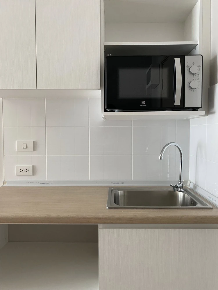For rent: Lumpini Place Tao Poon - Interchange, studio type, pool view, fully furnished + complete electrical appliances, don't miss it!
