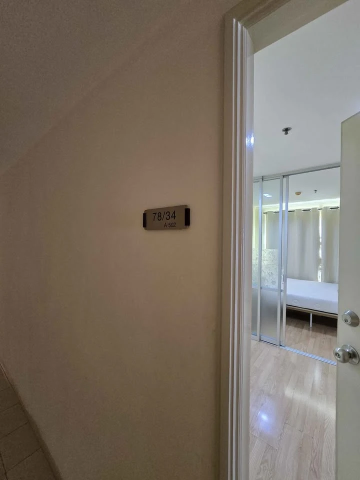 For rent: Lumpini Mega City Bangna, Building A, next to the road, fully decorated room with a nice tone, first come first served.