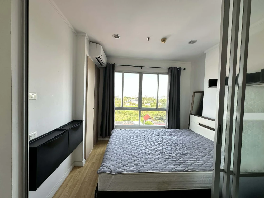For rent Lumpini Ville Chaengwattana-Pak Kret. This room is very big Plus the best price, city view, good war. Book now.