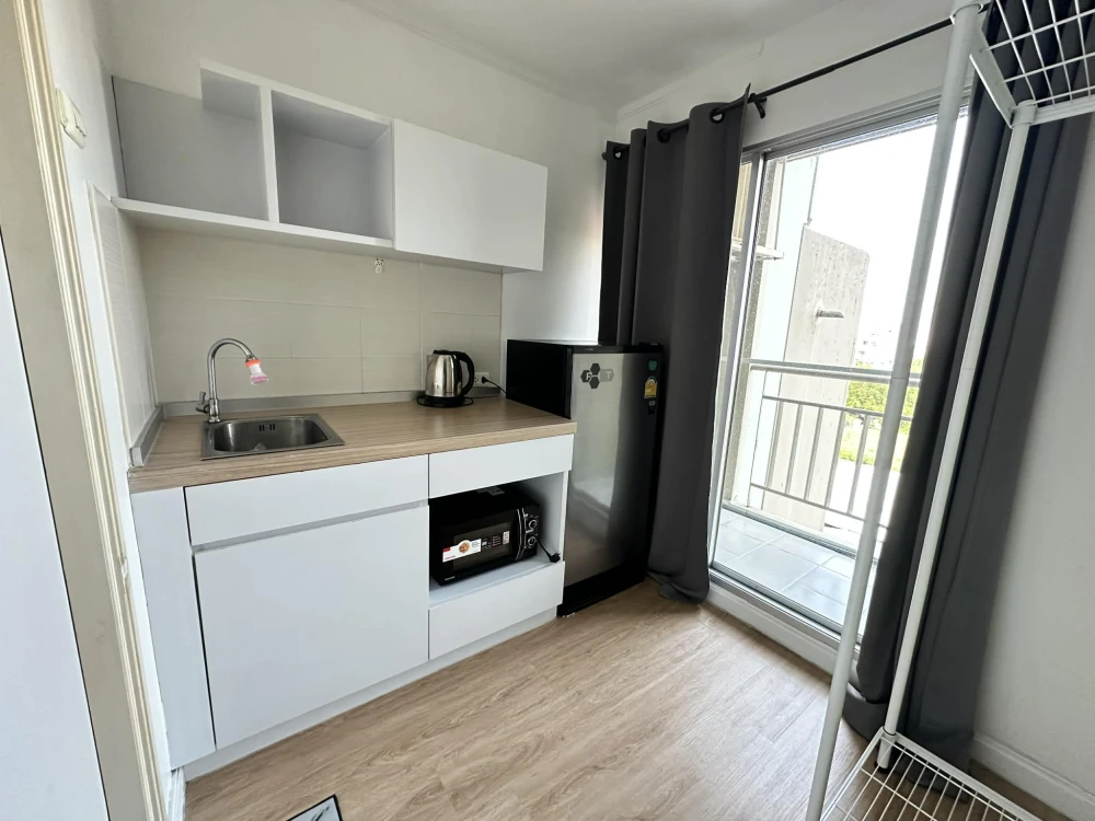 For rent Lumpini Ville Chaengwattana-Pak Kret. This room is very big Plus the best price, city view, good war. Book now.