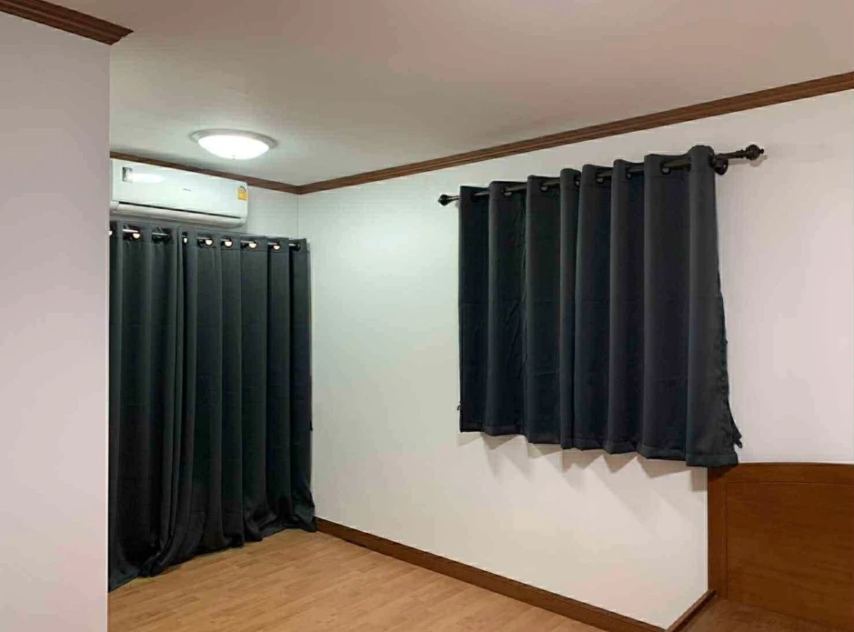 For rent: Lumpini Center Nawamin, corner room with privacy, lots of usable space, hurry and reserve before you miss out.