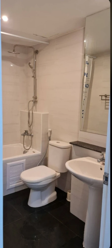 For rent: Waterford Diamond Sukhumvit 30/1, large room, comfortable, 28th floor, open city view, come and reserve today.
