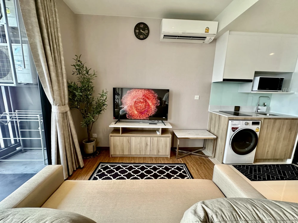 For rent: Once Pattaya (North Pattaya), 11th floor, 34 sq m. area, with excellent facilities. Hurry and reserve now!