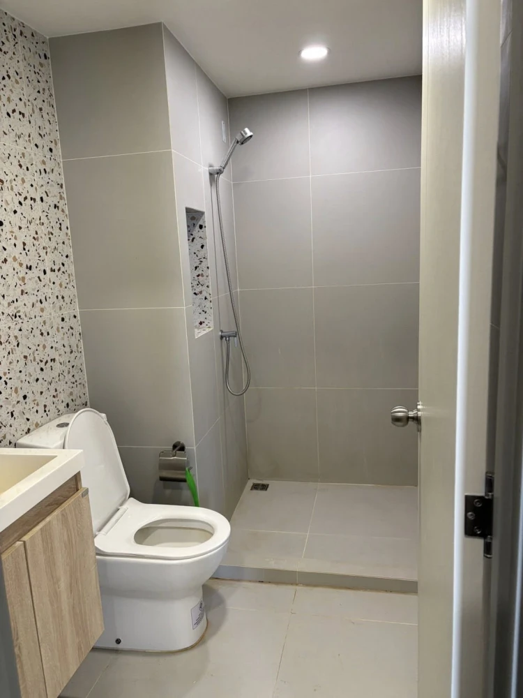 For rent: Wonder Kaset, swimming pool view, very breezy, fully furnished. If you don't book, you'll really miss out.