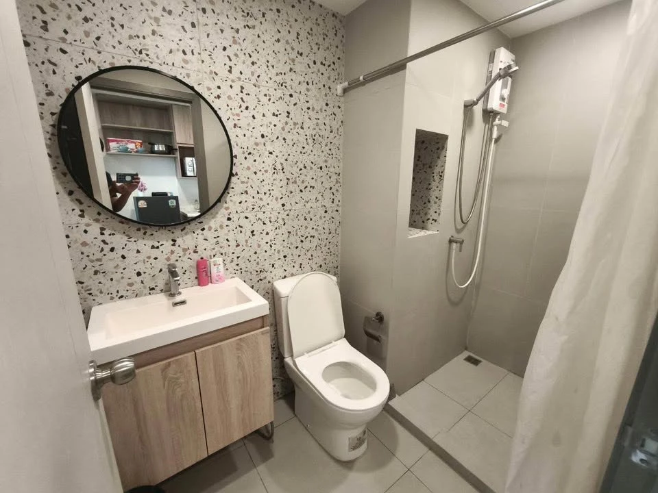 For rent: Wonder Kaset, fully furnished + appliances. Just bring your bags and move in!