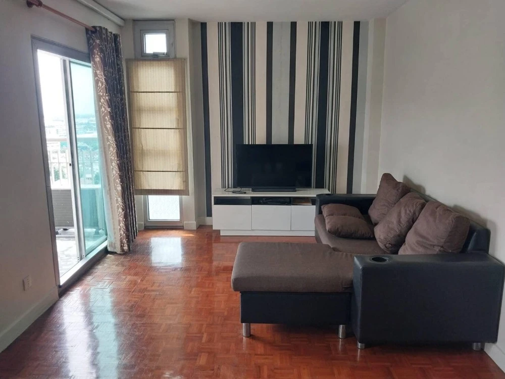 For rent, Victoria Lakeview Condominium, 2 bedrooms, 2 bathrooms, ready to move in, fully furnished, good price, don't miss it.