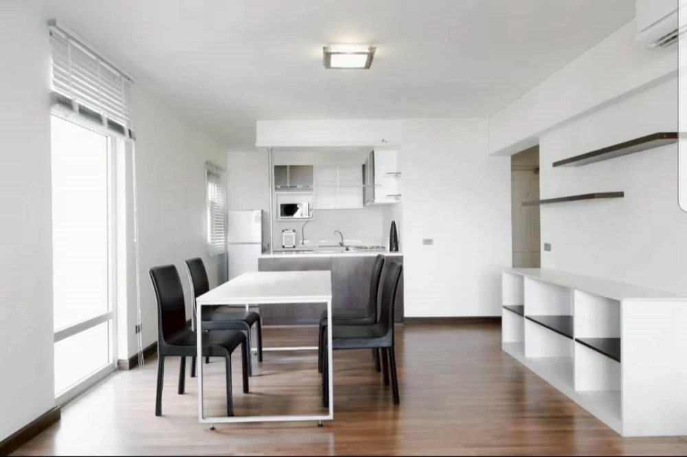 For rent!! Victoria Lakeview Condominium, 23rd floor, Geneva Building, beautiful lake view, fully furnished, ready to move in. Reserve now!!