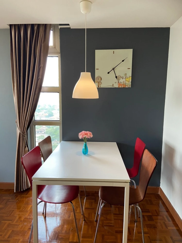 For rent: Victoria Lakeview Condominium. Beautiful and comfortable unit. Rent now!!