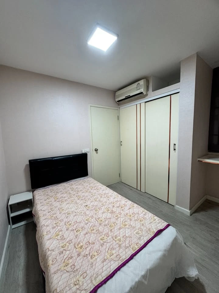 For rent: Victoria Lakeview Condominium, large 2-bedroom unit with wallpaper, excellent ventilation, at an affordable price. Such a great deal, book n