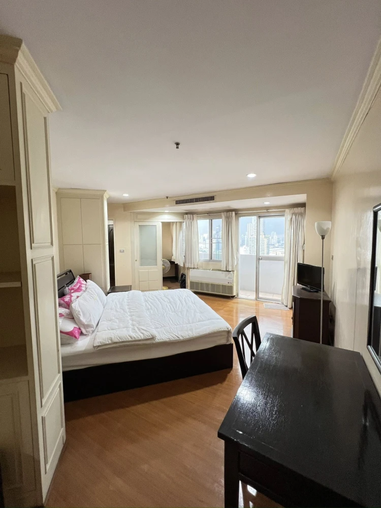 For rent, Wittayu Complex, 29th floor, very high, spacious room, pet friendly, animal lovers must not miss, must book.