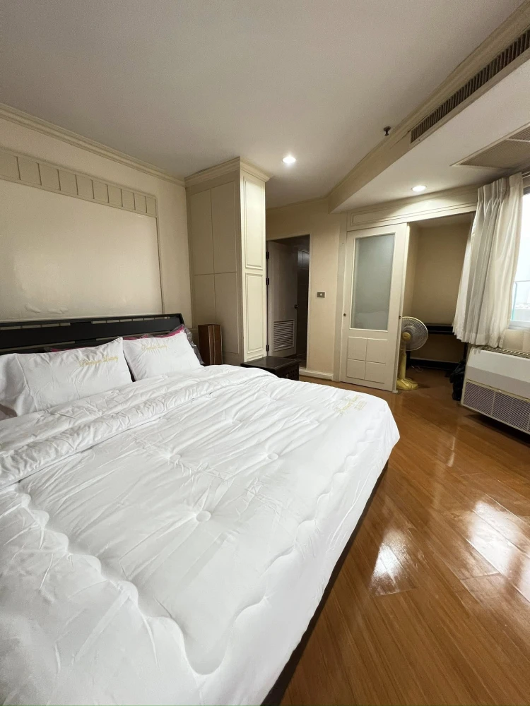 For rent, Wittayu Complex, 29th floor, very high, spacious room, pet friendly, animal lovers must not miss, must book.