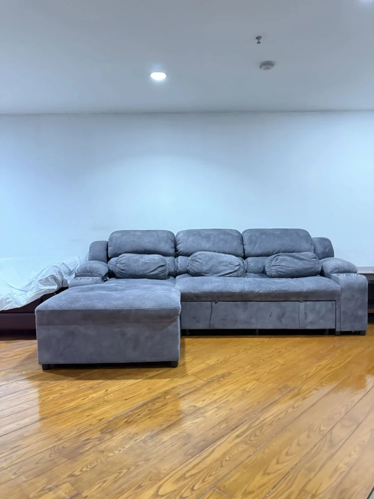 For rent: High floor, Wittayu Complex, beautiful city view, plenty of usable space, first come first served.