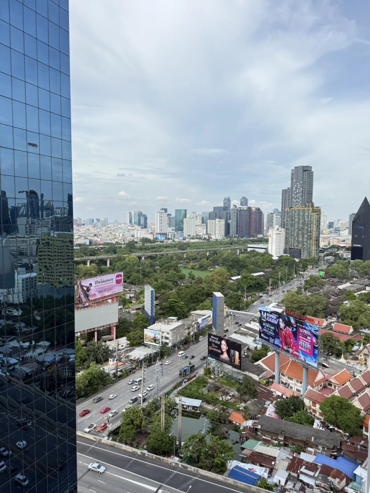 For rent, Wittayu Complex, very high floor, beautiful view of Bangkok at night, stylishly decorated, hurry and book now.
