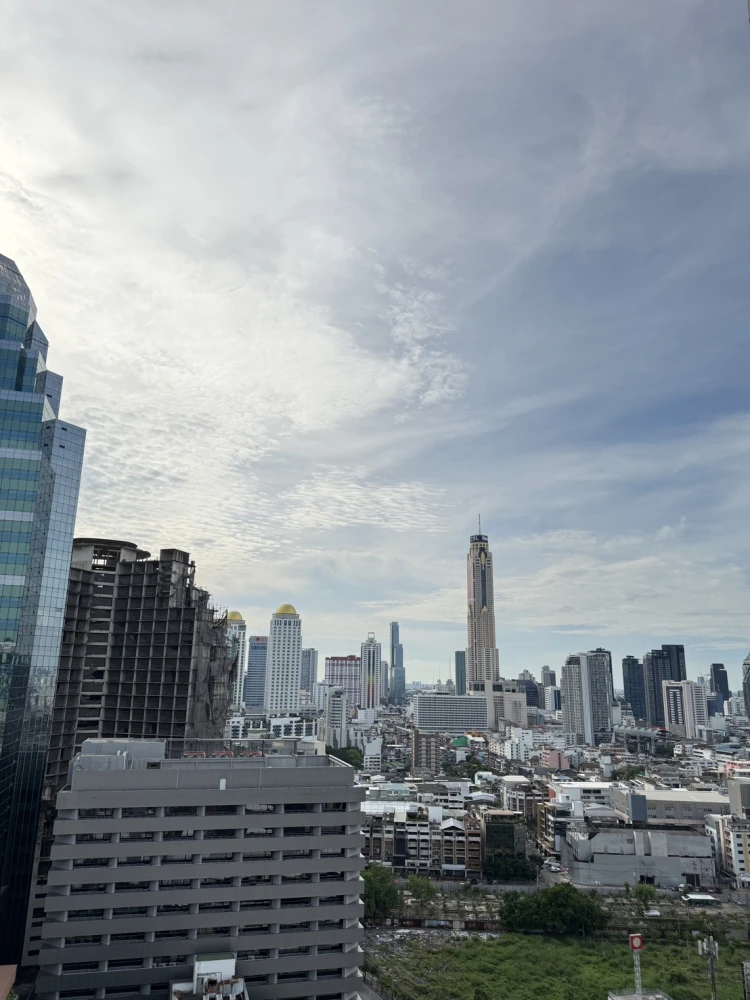 For rent, Wittayu Complex, very high floor, beautiful view of Bangkok at night, stylishly decorated, hurry and book now.