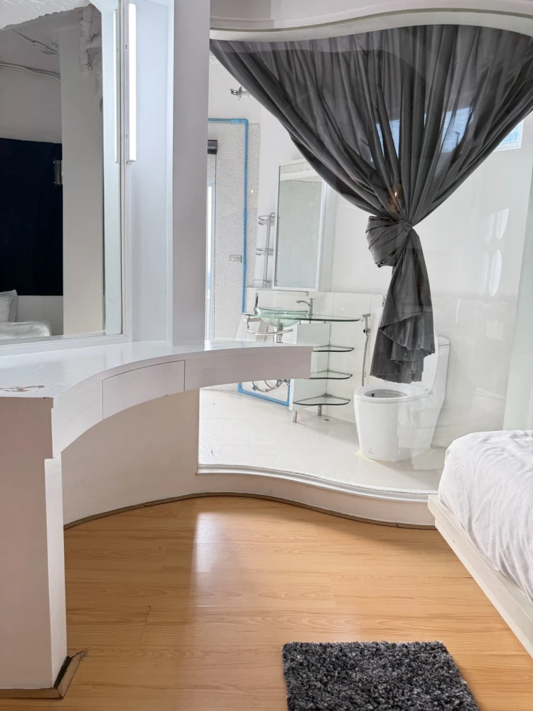For rent, Wittayu Complex, very high floor, beautiful view of Bangkok at night, stylishly decorated, hurry and book now.