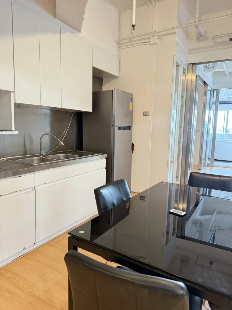 For rent, Wittayu Complex, very high floor, beautiful view of Bangkok at night, stylishly decorated, hurry and book now.
