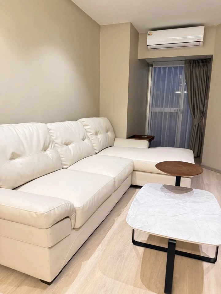 For rent: Wittayu Complex, 3rd floor room, super chill pool view, beautiful view of Bangkok at night, modern decoration, reserve now!