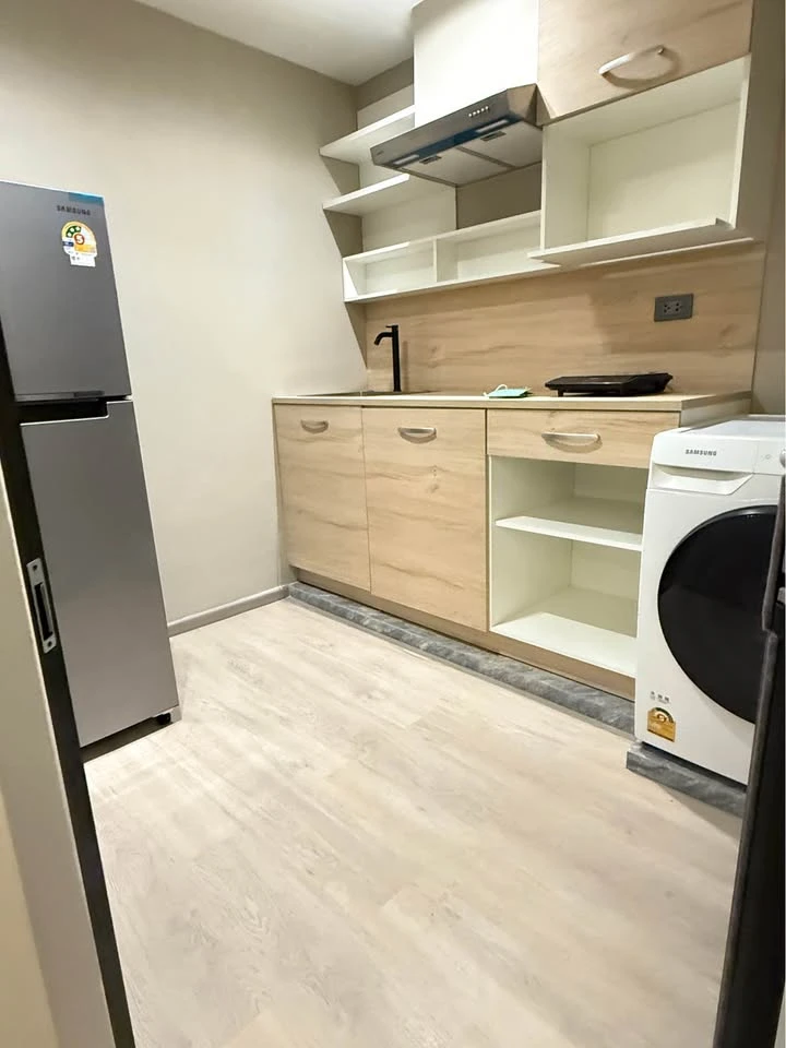 For rent: Wittayu Complex, 3rd floor room, super chill pool view, beautiful view of Bangkok at night, modern decoration, reserve now!