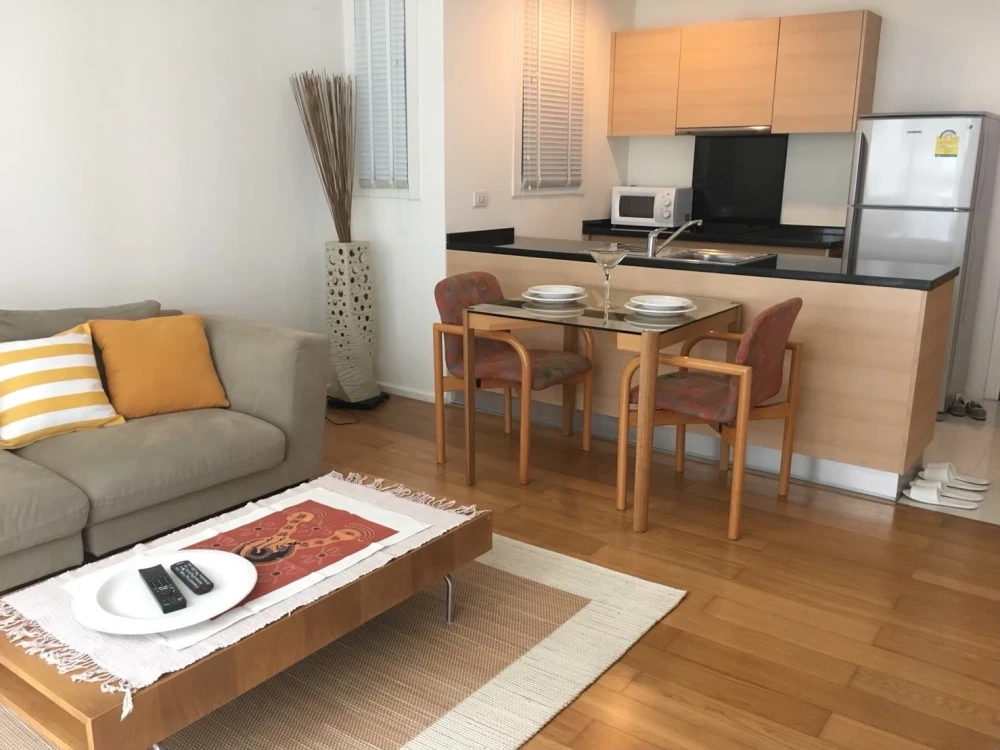 For rent!! Wind Sukhumvit 23, beautiful room, fully furnished, great price, ready to move in. Reserve now!!