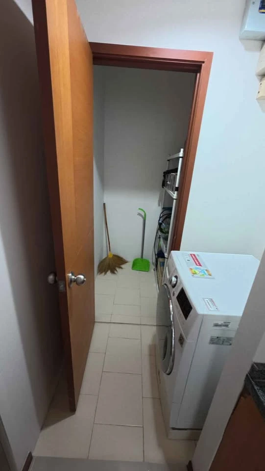 Villa for rent in Sathorn. Large room with great, unobstructed view. Quiet and peaceful. Fully furnished with appliances. Book now!