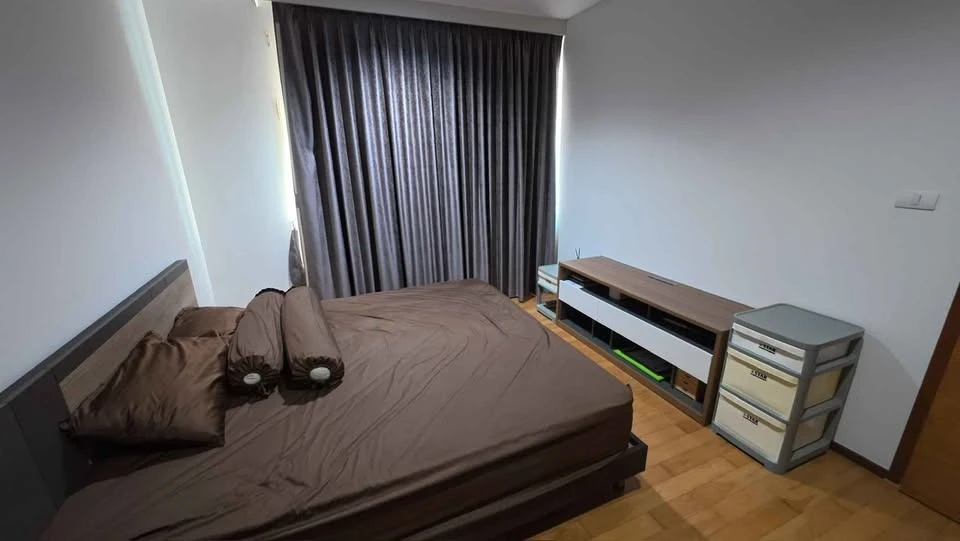 Villa for rent in Sathorn. Large room with great, unobstructed view. Quiet and peaceful. Fully furnished with appliances. Book now!