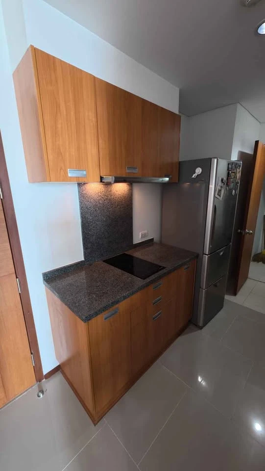 Villa for rent in Sathorn. Large room with great, unobstructed view. Quiet and peaceful. Fully furnished with appliances. Book now!