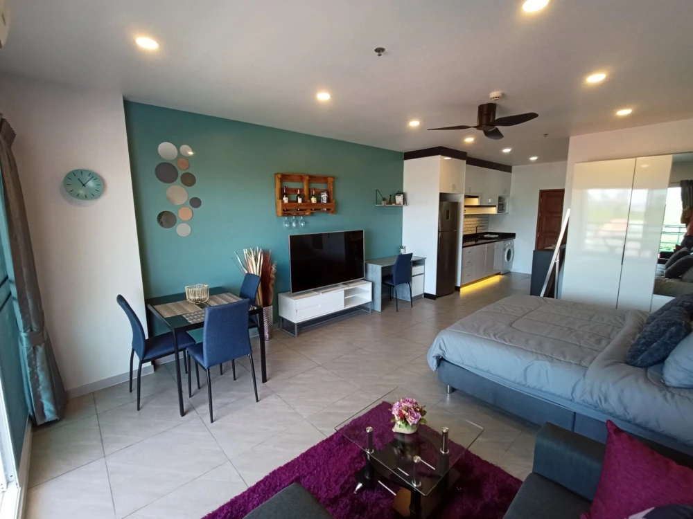 For rent, Jomtien Sea View Condominium 1-8 (Jomtien), 6th floor, Pattaya side, fully furnished, don't miss it.
