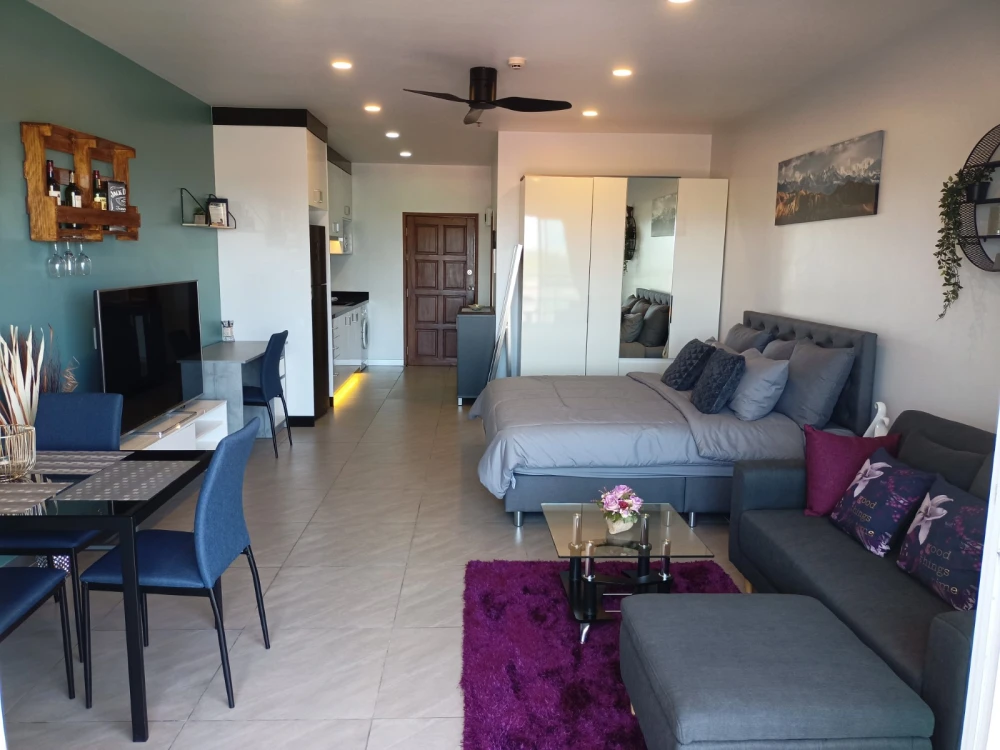 For rent, Jomtien Sea View Condominium 1-8 (Jomtien), 6th floor, Pattaya side, fully furnished, don't miss it.