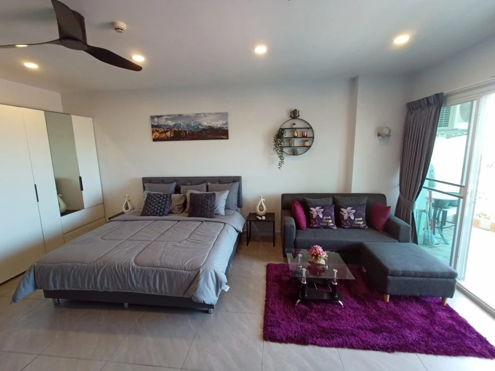For rent, Jomtien Sea View Condominium 1-8 (Jomtien), 6th floor, Pattaya side, fully furnished, don't miss it.