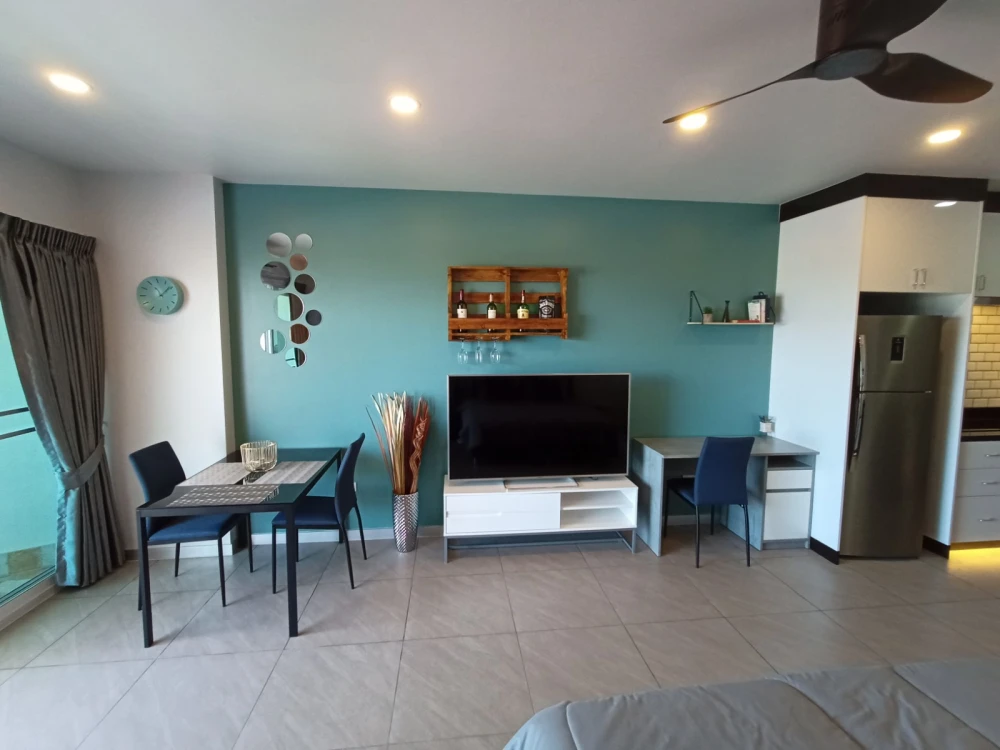 For rent, Jomtien Sea View Condominium 1-8 (Jomtien), 6th floor, Pattaya side, fully furnished, don't miss it.