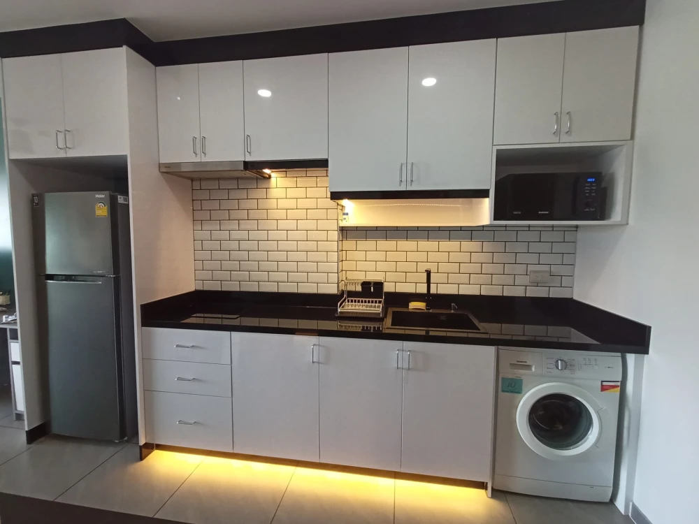 For rent, Jomtien Sea View Condominium 1-8 (Jomtien), 6th floor, Pattaya side, fully furnished, don't miss it.