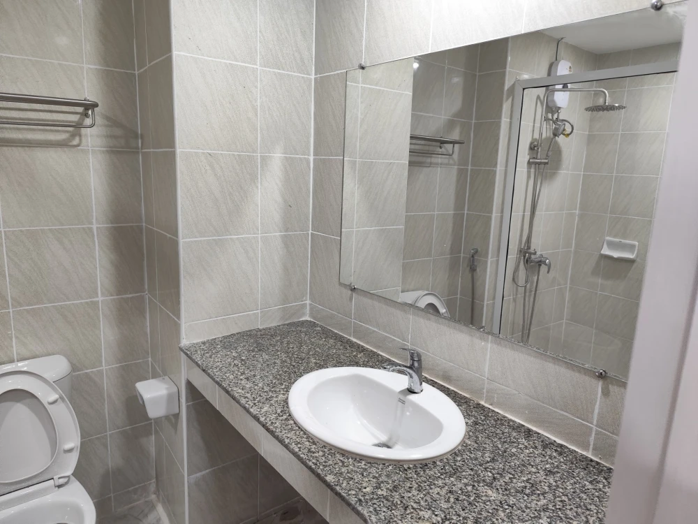 For rent, Jomtien Sea View Condominium 5, Building D, 14th floor, city view + sea view, full set of furniture, you can't miss it.