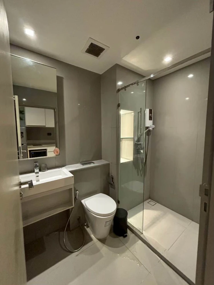 For rent: Whizdom Station Ratchada-Tha Phra. Ready to move in, fully furnished with appliances. Book now, don't miss out!
