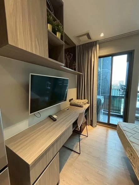 For rent: Whizdom Station Ratchada-Tha Phra. Ready to move in, fully furnished with appliances. Book now, don't miss out!