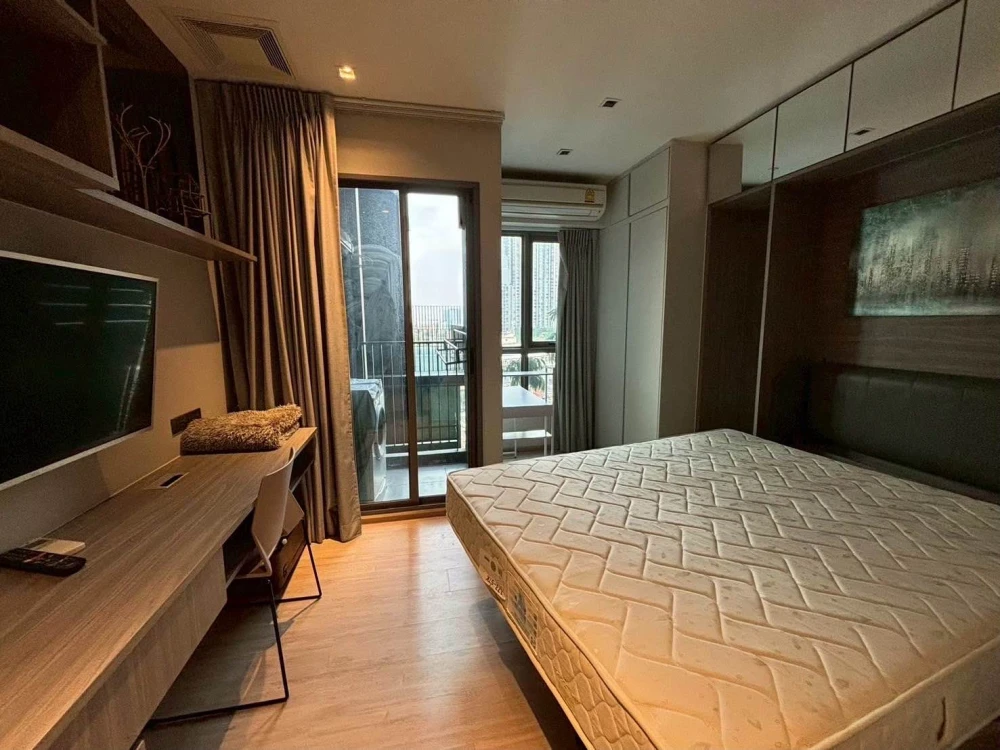 For rent: Whizdom Station Ratchada-Tha Phra. Ready to move in, fully furnished with appliances. Book now, don't miss out!