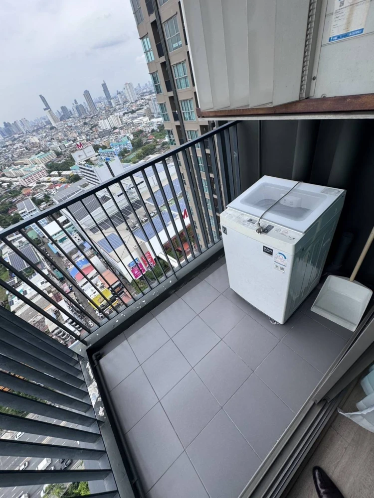 For rent, Whizdom Station Ratchada-Thapra, 31st floor, spacious room, comfortable, fully furnished, book now.