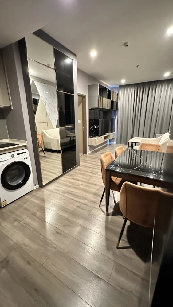 For rent: Whizdom Essence, 28th floor, beautiful room, fully decorated. Let me tell you, it's very livable. Book now.