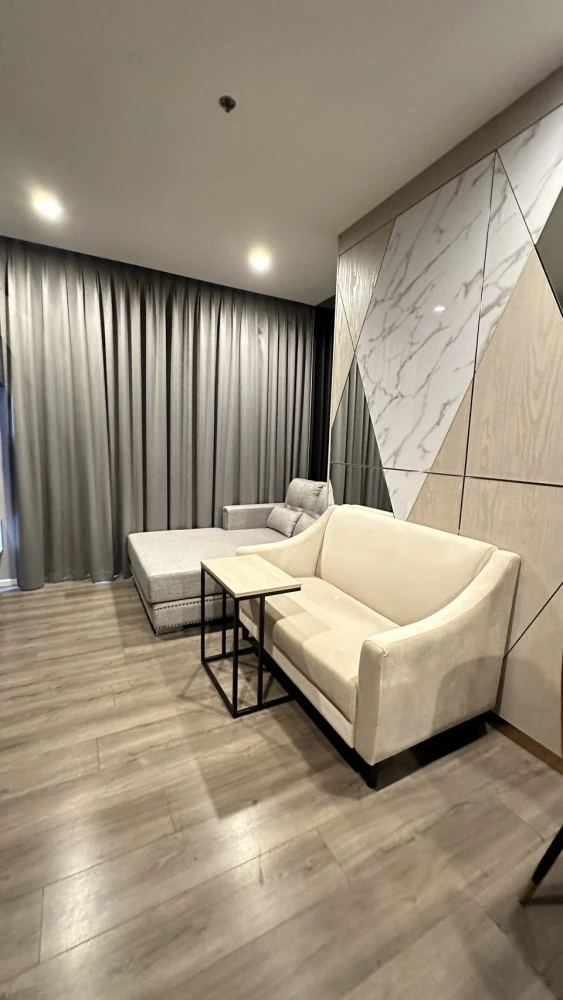 For rent: Whizdom Essence, 28th floor, beautiful room, fully decorated. Let me tell you, it's very livable. Book now.