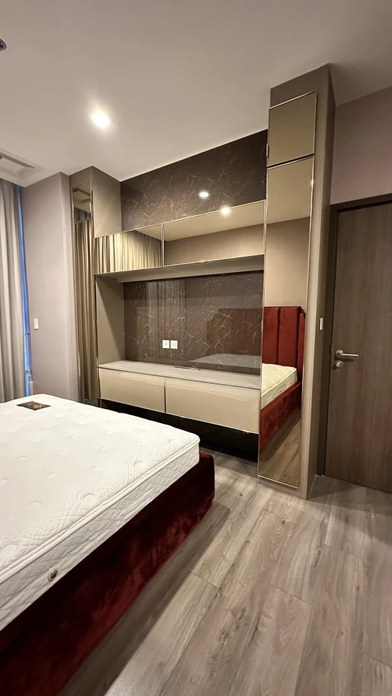 For rent: Whizdom Essence, 28th floor, beautiful room, fully decorated. Let me tell you, it's very livable. Book now.