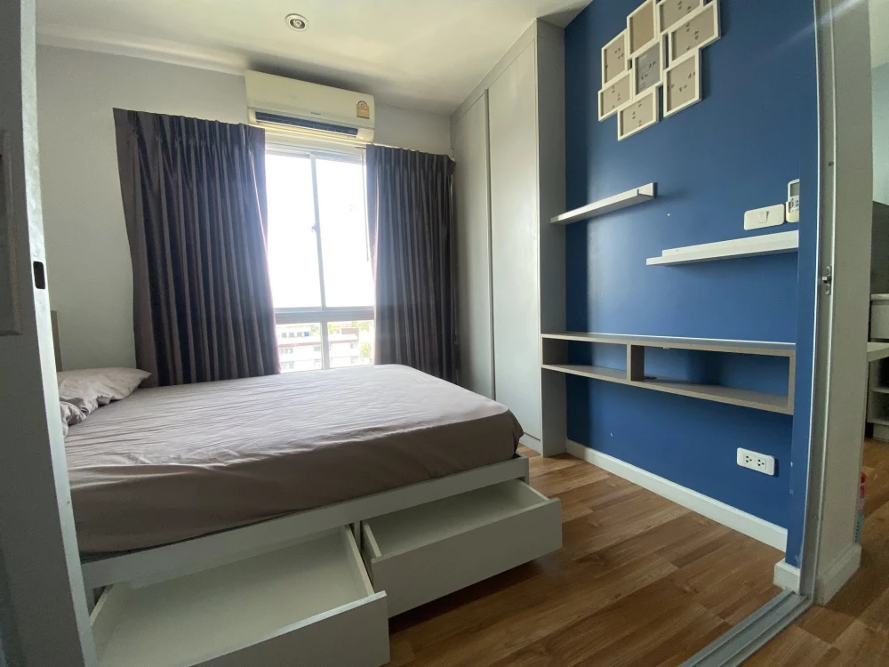 For rent: V Condo Ladkrabang Phase A, exterior view, furnished, appliances ready to use. Don't miss out!