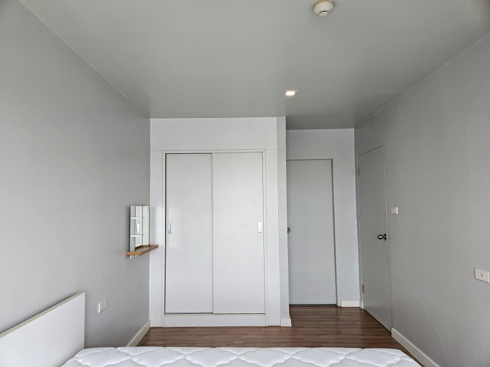 For rent, V Condo Ekkamai-Ramintra, near BTS Watcharaphon Station.