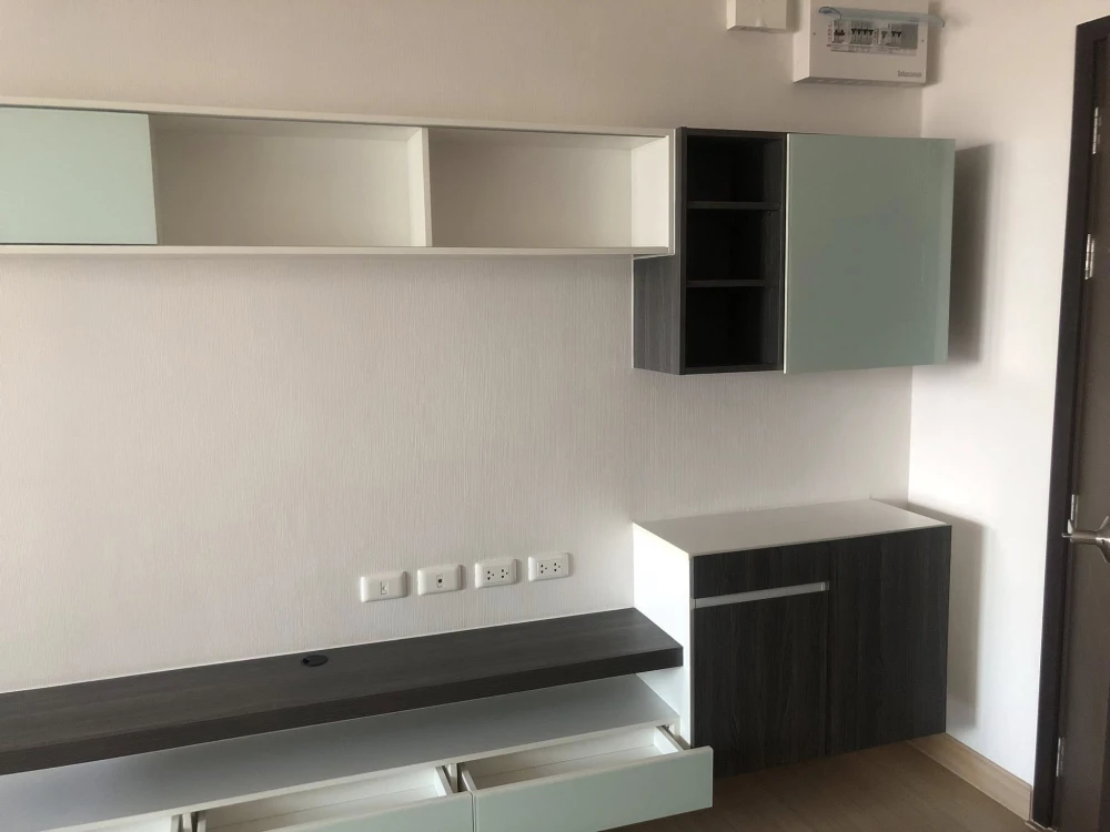 For rent Supalai City Resort Chonburi, 24th floor room, very high, beautiful sea and mountain view. You will regret it if you miss it.
