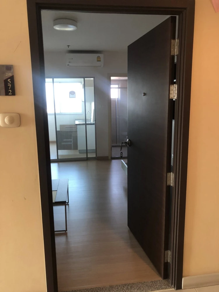 For rent Supalai City Resort Chonburi, 24th floor room, very high, beautiful sea and mountain view. You will regret it if you miss it.