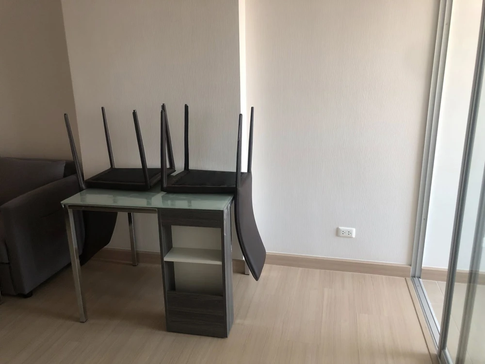 For rent Supalai City Resort Chonburi, 24th floor room, very high, beautiful sea and mountain view. You will regret it if you miss it.